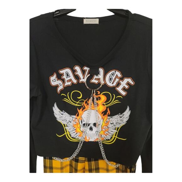 NWT 2 Piece Set Plaid pants with chain detail tee - Picture 2 of 10